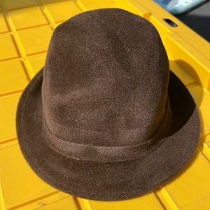 Men’s brown hat